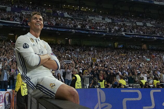 MADRID, SPAIN - MAY 02:  Cristiano Ronaldo of Real Madrid celebrates after scoring the second goal during the UEFA Champions League Semi Final first leg match between Real Madrid CF and Club Atletico de Madrid at Estadio Santiago Bernabeu on May 2, 2017 in Madrid, Spain.  (Photo by fotopress/Getty Images)