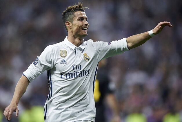 MADRID, SPAIN - MAY 02:  Cristiano Ronaldo of Real Madrid celebrates after scoring the third goal during the UEFA Champions League Semi Final first leg match between Real Madrid CF and Club Atletico de Madrid at Estadio Santiago Bernabeu on May 2, 2017 in Madrid, Spain.  (Photo by fotopress/Getty Images)