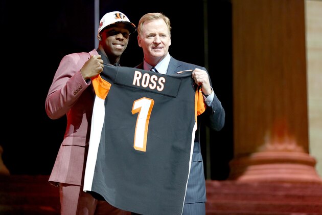 PHILADELPHIA, PA - APRIL 27:  (L-R) John Ross of Washington poses with Commissioner of the National Football League Roger Goodell after being picked #9 overall by the Cincinnati Bengals during the first round of the 2017 NFL Draft at the Philadelphia Museum of Art on April 27, 2017 in Philadelphia, Pennsylvania.  (Photo by Elsa/Getty Images)