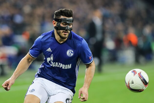 GELSENKIRCHEN, GERMANY - MARCH 09: Sead Kolasinac of Schalke in action during the UEFA Europa League Round of 16 first leg match between FC Schalke 04 and Borussia Moenchengladbach at Veltins-Arena on March 9, 2017 in Gelsenkirchen, Germany. (Photo by TF-Images/Getty Images)