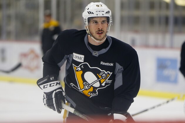 Pittsburgh Penguins Sidney Crosby takes part in a practice session during the NHL hockey playoffs, Friday, May 5, 2017, at the team practice facility in Cranberry, Pa., Butler County. (AP Photo/Keith Srakocic)