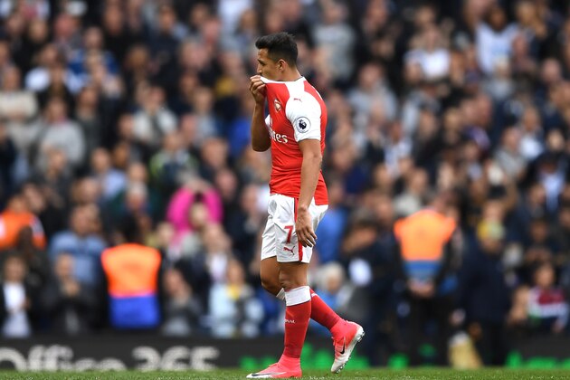 LONDON, ENGLAND - APRIL 30:  Alexis Sanchez ofArsenal looks dejected after the Premier League match between Tottenham Hotspur and Arsenal at White Hart Lane on April 30, 2017 in London, England.  (Photo by Shaun Botterill/Getty Images)