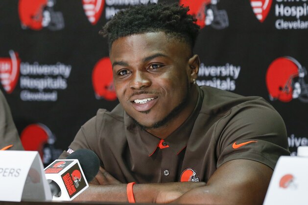 Cleveland Browns' Jabrill Peppers answers a question during a news conference at the NFL team's training facility, Friday, April 28, 2017, in Berea, Ohio. Peppers played defensive back at Michigan. (AP Photo/Ron Schwane)