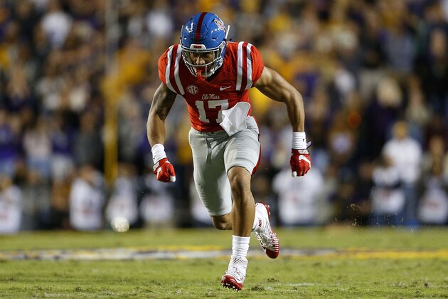 BATON ROUGE, LA - OCTOBER 22:  Evan Engram #17 of the Mississippi Rebels runs during a game against the LSU Tigers at Tiger Stadium on October 22, 2016 in Baton Rouge, Louisiana.  (Photo by Jonathan Bachman/Getty Images)