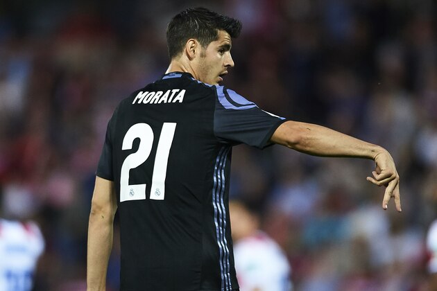 GRANADA, SPAIN - MAY 06:  Alvaro Morata of Real Madrid CF celebrates after scoring the second goal during the La Liga match between Granada CF v Real Madrid CF at Estadio Nuevo Los Carmenes on May 6, 2017 in Granada, Spain.  (Photo by Aitor Alcalde/Getty Images)