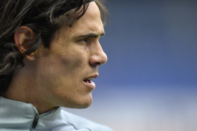 PARIS, FRANCE - MAY 06:  Edinson Cavani of Paris Saint-Germain reacts during warmup before the Ligue 1 match between Paris Saint-Germain and Bastia at Parc des Princes on May 6, 2017 in Paris, France.  (Photo by Aurelien Meunier/Getty Images)