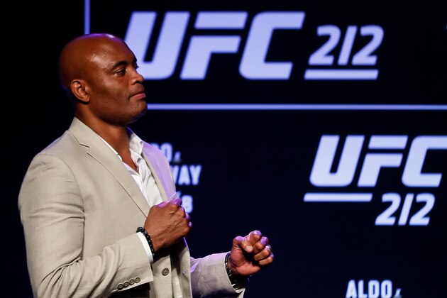 RIO DE JANEIRO, BRAZIL - APRIL 11: UFC Middleweight fighter Anderson Silva of Brazil poses for photographers during the UFC 212 press conference at Morro da Urca on April 11, 2017 in Rio de Janeiro, Brazil. (Photo by Buda Mendes/Getty Images)