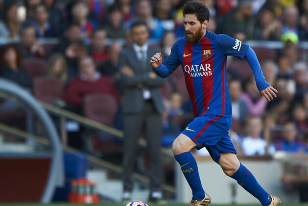 BARCELONA, SPAIN - MAY 06:  Lionel Messi of Barcelona in action during the La Liga match between FC Barcelona and Villarreal CF at Camp Nou Stadium on May 6, 2017 in Barcelona, Spain.  (Photo by fotopress/Getty Images)