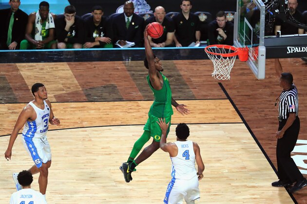 GLENDALE, AZ - APRIL 01: Jordan Bell #1 of the Oregon Ducks goes up with the ball against Isaiah Hicks #4 of the North Carolina Tar Heels in the second half during the 2017 NCAA Men's Final Four Semifinal at University of Phoenix Stadium on April 1, 2017 in Glendale, Arizona.  (Photo by Christian Petersen/Getty Images)
