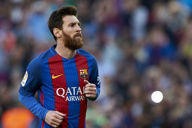 BARCELONA, SPAIN - MAY 06:  Lionel Messi of Barcelona celebrates after scoring the fourth goal during the La Liga match between FC Barcelona and Villarreal CF at Camp Nou Stadium on May 6, 2017 in Barcelona, Spain.  (Photo by fotopress/Getty Images)