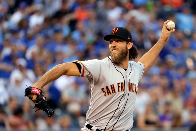 KANSAS CITY, MO - APRIL 19:  Starting pitcher Madison Bumgarner #40 of the San Francisco Giants pitches during the 1st inning of the game against the Kansas City Royals at Kauffman Stadium on April 19, 2017 in Kansas City, Missouri.  (Photo by Jamie Squire/Getty Images)