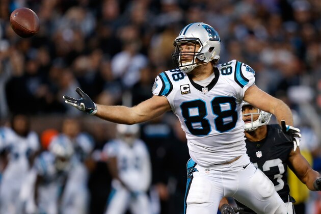 OAKLAND, CA - NOVEMBER 27:  Greg Olsen #88 of the Carolina Panthers is unable to make a catch for a first down in the final moments of their game against the Oakland Raiders on November 27, 2016 in Oakland, California.  (Photo by Lachlan Cunningham/Getty Images)