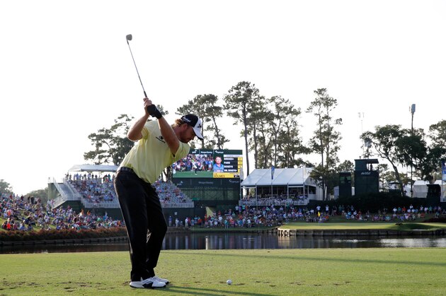 PONTE VEDRA BEACH, FL - MAY 13:  J.B. Holmes of the United States plays a shot on the 17th hole during the third round of THE PLAYERS Championship at the Stadium course at TPC Sawgrass on May 13, 2017 in Ponte Vedra Beach, Florida.  (Photo by Andy Lyons/Getty Images)