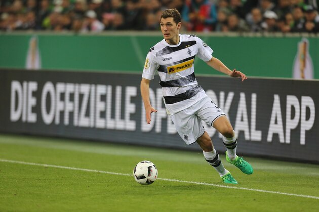 MOENCHENGLADBACH, GERMANY - APRIL 25: Andreas Christensen of Moenchengladbach controls the ball during the DFB Cup semi final match between Borussia Moenchengladbach and Eintracht Frankfurt at Borussia-Park on April 25, 2017 in Moenchengladbach, Germany. (Photo by TF-Images/Getty Images)