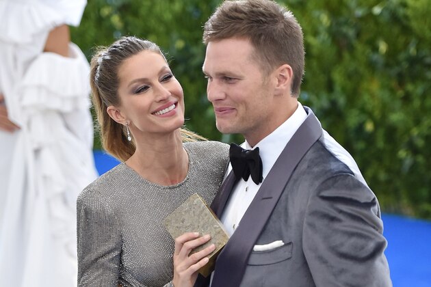 NEW YORK, NY - MAY 01:  Tom Brady and Gisele Bundchen attend the 'Rei Kawakubo/Comme des Garcons: Art Of The In-Between' Costume Institute Gala at Metropolitan Museum of Art on May 1, 2017 in New York City.  (Photo by Theo Wargo/Getty Images For US Weekly)