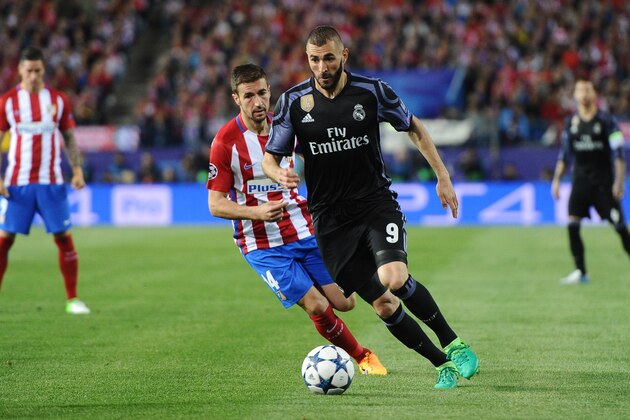 MADRID, SPAIN - MAY 10:  Karim Benzema, #9 of Real Madrid during the UEFA Champions League quarter final first leg match between Club Atletico de Madrid and Real Madrid CF  at Vicente Calderon on May 10, 2017 in Madrid, Spain. (Photo by Sonia Canada/Getty Images)