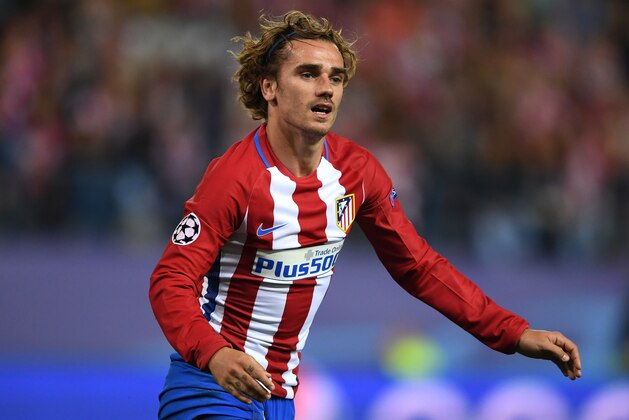 MADRID, SPAIN - MAY 10:  Antoine Griezmann of Atletico Madrid looks on during the UEFA Champions League Semi Final second leg match between Club Atletico de Madrid and Real Madrid CF at Vicente Calderon Stadium on May 10, 2017 in Madrid, Spain.  (Photo by Laurence Griffiths/Getty Images)