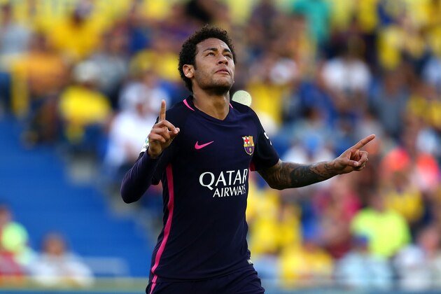 LAS PALMAS, SPAIN - MAY 14: Neymar of Barcelona celebrates after scoring the first goal of the game during the La Liga match between UD Las Palmas and Barcelona at Estadio de Gran Canaria on May 14, 2017 in Las Palmas, Spain. (Photo by Charlie Crowhurst/Getty Images)