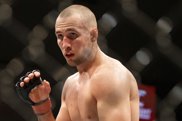 OTTAWA, ON - JUNE 18:  Rory MacDonald competes in his welterweight bout against Stephen Thompson during the UFC Fight Night event inside the TD Place Arena on June 18, 2016 in Ottawa, Ontario, Canada. (Photo by Andre Ringuette/Zuffa LLC/Zuffa LLC via Getty Images)