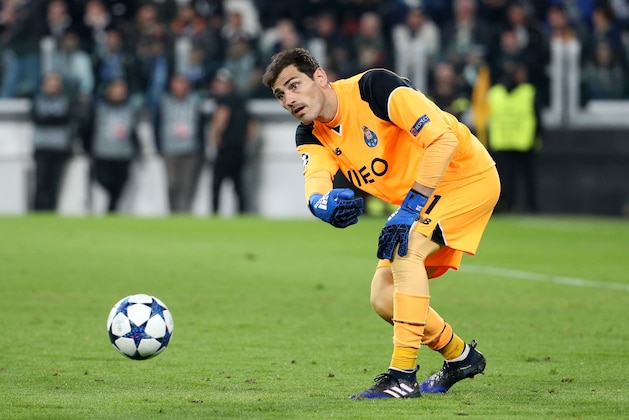 TURIN, ITALY - MARCH 14: Goalkeeper of FC Porto Iker Casillas in action during the UEFA Champions League Round of 16 second leg match between Juventus Turin and FC Porto at Juventus Stadium on March 14, 2017 in Turin, Italy. (Photo by Jean Catuffe/Getty Images)