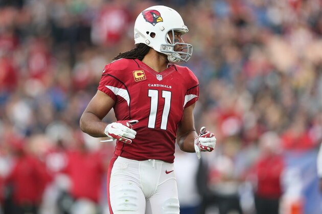 LOS ANGELES, CA - JANUARY 01:  Wide receiver Larry Fitzgerald #11 of the Arizona Cardinals on the field in the fourth quarter against the Los Angeles Rams at Los Angeles Memorial Coliseum on January 1, 2017 in Los Angeles, California.  The Cardinals won 44-6.  (Photo by Stephen Dunn/Getty Images)
