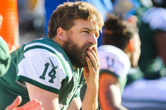 EAST RUTHERFORD, NJ - JANUARY 01:  Ryan Fitzpatrick #14 of the New York Jets sits on the bench during the second quarter of their game against the Buffalo Bills at MetLife Stadium on January 1, 2017 in East Rutherford, New Jersey. (Photo by Ed Mulholland/Getty Images)
