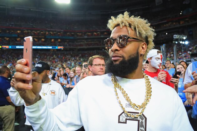 GLENDALE, AZ - APRIL 01:  NFL player Odell Beckham Jr. of the New York Giants attends the game between the North Carolina Tar Heels and the Oregon Ducks during the 2017 NCAA Men's Final Four Semifinal at University of Phoenix Stadium on April 1, 2017 in Glendale, Arizona.  (Photo by Tom Pennington/Getty Images)