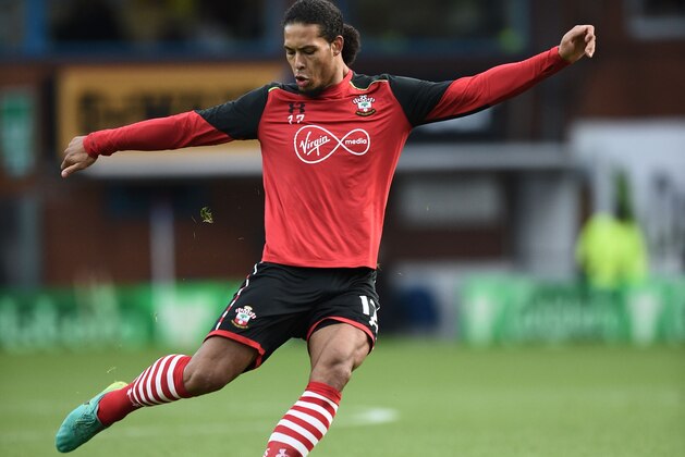 Southampton's Dutch defender Virgil van Dijk warms up ahead of the English Premier League football match between Burnley and Southampton at Turf Moor in Burnley, north west England on January 14, 2017. / AFP / Oli SCARFF / RESTRICTED TO EDITORIAL USE. No use with unauthorized audio, video, data, fixture lists, club/league logos or 'live' services. Online in-match use limited to 75 images, no video emulation. No use in betting, games or single club/league/player publications.  /         (Photo credit should read OLI SCARFF/AFP/Getty Images)