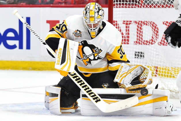 OTTAWA, ON - MAY 23:  Matt Murray #30 of the Pittsburgh Penguins makes a save against the Ottawa Senators during the first period in Game Six of the Eastern Conference Final during the 2017 NHL Stanley Cup Playoffs at Canadian Tire Centre on May 23, 2017 in Ottawa, Canada.  (Photo by Minas Panagiotakis/Getty Images)