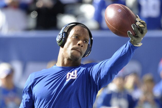 New York Giants wide receiver Victor Cruz warms up before playing against the Philadelphia Eagles in an NFL football game, Sunday, Nov. 6, 2016, in East Rutherford, N.J. (AP Photo/Bill Kostroun)