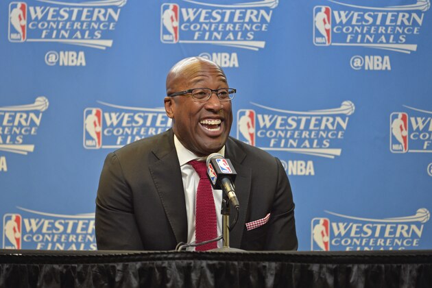 SAN ANTONIO, TX - MAY 22:  Mike Brown of the Golden State Warriors talks to the media during a press conference after Game Four of the Western Conference Finals against the San Antonio Spurs during the 2017 NBA Playoffs on May 22, 2017 AT&T Center in San Antonio, Texas. NOTE TO USER: User expressly acknowledges and agrees that, by downloading and or using this photograph, user is consenting to the terms and conditions of the Getty Images License Agreement. Mandatory Copyright Notice: Copyright 2017 NBAE (Photos by Mark Sobhani/NBAE via Getty Images)