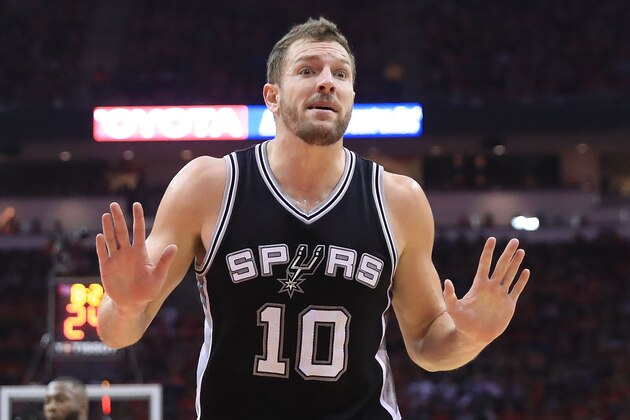 HOUSTON, TX - MAY 11:  David Lee #10 of the San Antonio Spurs reacts against the Houston Rockets during Game Six of the NBA Western Conference Semi-Finals at Toyota Center on May 11, 2017 in Houston, Texas.  NOTE TO USER: User expressly acknowledges and agrees that, by downloading and or using this photograph, User is consenting to the terms and conditions of the Getty Images License Agreement.  (Photo by Ronald Martinez/Getty Images)