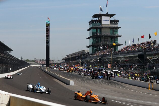 INDIANAPOLIS, IN - MAY 26:  Fernando Alonso of Spain, driver of the #29 Chandon Honda drives during Carb day for the 101st Indianapolis 500 at Indianapolis Motorspeedway on May 26, 2017 in Indianapolis, Indiana.  (Photo by Chris Graythen/Getty Images)