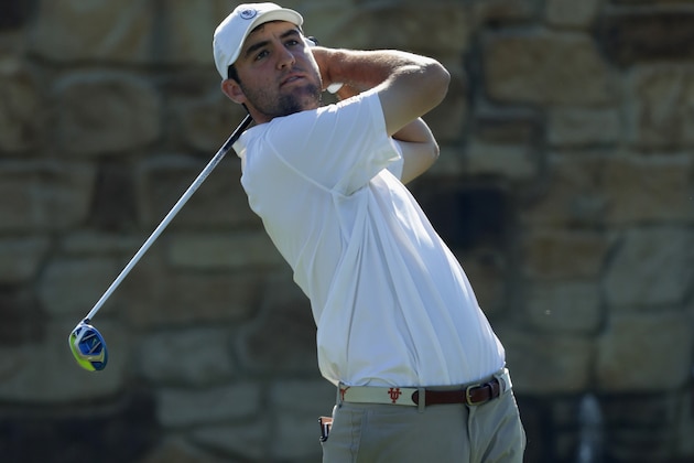OAKMONT, PA - JUNE 18:  Amatuer Scottie Scheffler of the United States hits his tee shot on the ninth hole during the continuation of the second round of the U.S. Open at Oakmont Country Club on June 18, 2016 in Oakmont, Pennsylvania.  (Photo by Sam Greenwood/Getty Images)