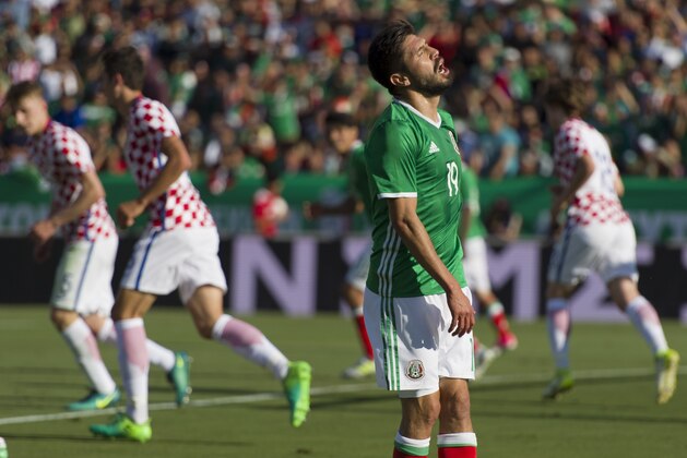 May 27, 2017; Los Angeles, CA, USA; Mexico forward Oribe Peralta (19) reacts during the first half against Croatia at LA Coliseum. Mandatory Credit: Kelvin Kuo-USA TODAY Sports