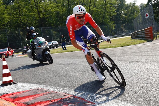 Netherlands' Tom Dumoulin of team Sunweb competes during the Individual time-trial between Monza and Milan during the last stage of the 100th Giro d'Italia, Tour of Italy, cycling race, on May 28, 2017 in Monza.  / AFP PHOTO / Luk BENIES        (Photo credit should read LUK BENIES/AFP/Getty Images)