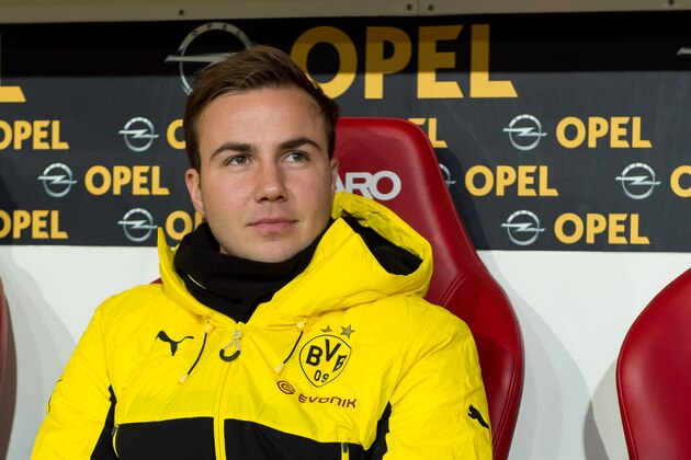 MAINZ, GERMANY - JANUARY 29: Mario Goetze of Dortmund sits on the bench during the Bundesliga match between 1. FSV Mainz 05 and Borussia Dortmund at the Opel Arena on January 29, 2017 in Mainz, Germany. (Photo by TF-Images/Getty Images)