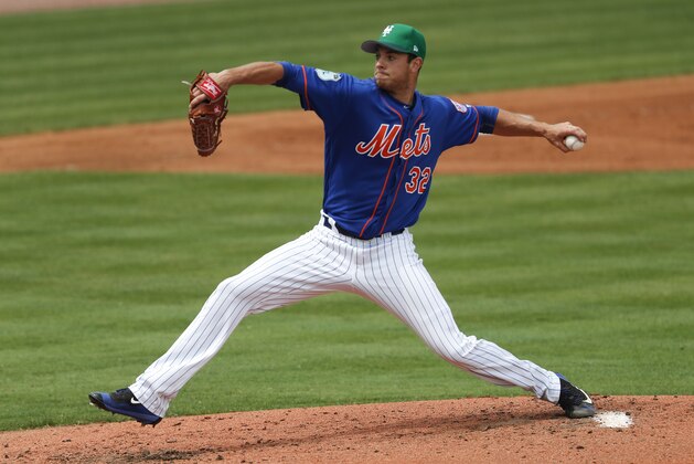 New York Mets starting pitcher Steven Matz (32) works in the second inning of a a spring training baseball game against the St. Louis Cardinals Friday, March 17, 2017, in Port St. Lucie, Fla. (AP Photo/John Bazemore)