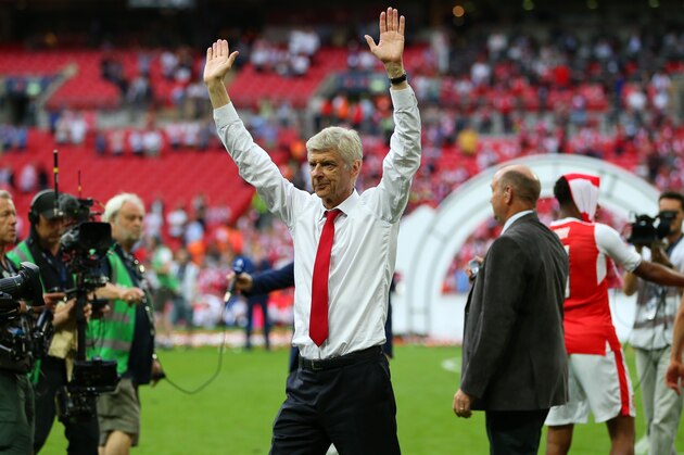 LONDON, ENGLAND - MAY 27: Arsene Wenger manager / head coach of Arsenal waves during the Emirates FA Cup Final match between Arsenal and Chelsea at Wembley Stadium on May 27, 2017 in London, England. (Photo by Catherine Ivill - AMA/Getty Images)