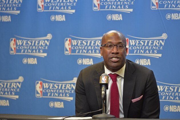 SAN ANTONIO, TX - MAY 22:  Mike Brown of the Golden State Warriors talks to the media during a press conference after Game Four of the Western Conference Finals against the San Antonio Spurs during the 2017 NBA Playoffs on May 22, 2017 AT&T Center in San Antonio, Texas. NOTE TO USER: User expressly acknowledges and agrees that, by downloading and or using this photograph, user is consenting to the terms and conditions of the Getty Images License Agreement. Mandatory Copyright Notice: Copyright 2017 NBAE (Photos by Mark Sobhani/NBAE via Getty Images)