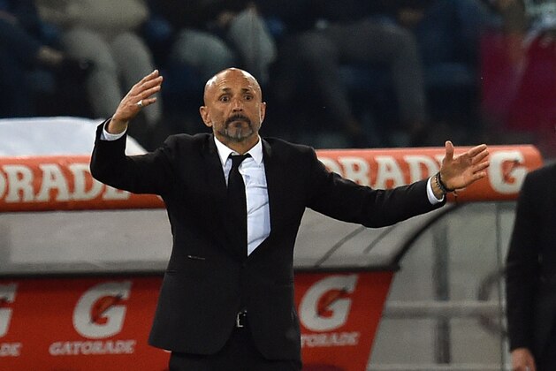 ROME, ITALY - MAY 14:  Luciano Spalletti head coach of AS Roma during the Serie A match between AS Roma and Juventus FC at Stadio Olimpico on May 14, 2017 in Rome, Italy.  (Photo by Giuseppe Bellini/Getty Images )