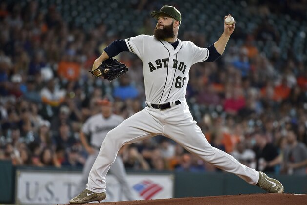 El abridor de los Astros de Houston, Dallas Keuchel, trabaja en el primer inning del juego ante los Orioles de Baltimore el sábado 27 de mayo de 2017 en Houston. (AP Foto/Eric Christian Smith)