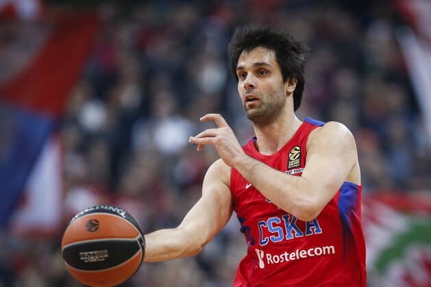 BELGRADE, SERBIA - DECEMBER 29: Milos Teodosic of CSKA Moscow in action during the 2016/2017 Turkish Airlines Euroleague Regular Season Round 15 game between Crvena Zvezda MTS Belgrade and CSKA Moscow at Kombank Arena on December 29, 2016 in Belgrade, Serbia. (Photo by Srdjan Stevanovic/Getty Images) BELGRADE, SERBIA - DECEMBER 29: Milos Teodosic of CSKA Moscow in action during the 2016/2017 Turkish Airlines Euroleague Regular Season Round 15 game between Crvena Zvezda MTS Belgrade and CSKA Moscow at Kombank Arena on December 29, 2016 in Belgrade, Serbia. (Photo by Srdjan Stevanovic/Getty Images)