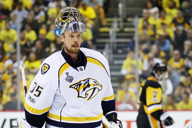 PITTSBURGH, PA - MAY 29: Nashville Predators goalie Pekka Rinne #35 takes a break during the game against the Pittsburgh Penguins in Game One of the 2017 NHL Stanley Cup Final at PPG Paints Arena on May 29, 2017 in Pittsburgh, Pennsylvania.  (Photo by Bruce Bennett/Getty Images)