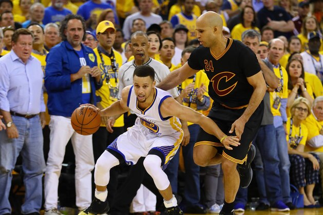 OAKLAND, CA - JUNE 19: Stephen Curry #30 of the Golden State Warriors handles the ball against Richard Jefferson #24 of the Cleveland Cavaliers during the second half in Game 7 of the 2016 NBA Finals at ORACLE Arena on June 19, 2016 in Oakland, California. NOTE TO USER: User expressly acknowledges and agrees that, by downloading and or using this photograph, User is consenting to the terms and conditions of the Getty Images License Agreement. (Photo by Ezra Shaw/Getty Images) OAKLAND, CA - JUNE 19: Stephen Curry #30 of the Golden State Warriors handles the ball against Richard Jefferson #24 of the Cleveland Cavaliers during the second half in Game 7 of the 2016 NBA Finals at ORACLE Arena on June 19, 2016 in Oakland, California. NOTE TO USER: User expressly acknowledges and agrees that, by downloading and or using this photograph, User is consenting to the terms and conditions of the Getty Images License Agreement. (Photo by Ezra Shaw/Getty Images)