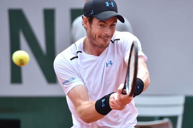 Britain's Andy Murray returns the ball to Argentina's Juan Martin Del Potro during their tennis match at the Roland Garros 2017 French Open on June 3, 2017 in Paris.  / AFP PHOTO / FRANCOIS XAVIER MARIT        (Photo credit should read FRANCOIS XAVIER MARIT/AFP/Getty Images)