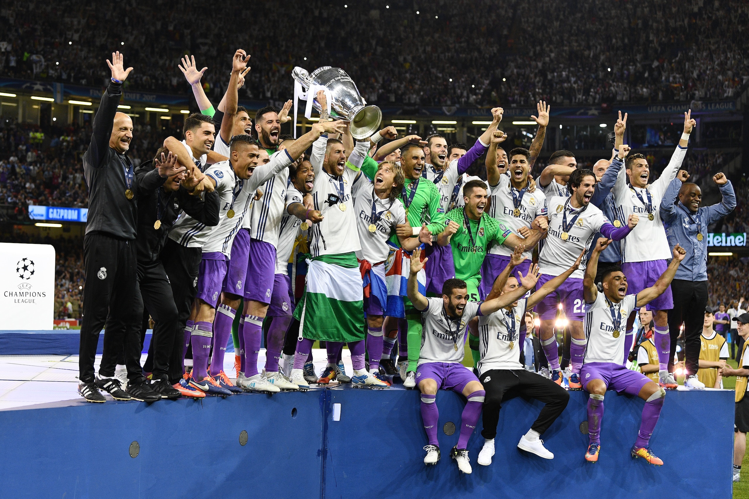 CARDIFF, WALES - JUNE 03: Sergio Ramos of Real Madrid lifts The Champions League trophy after the UEFA Champions League Final between Juventus and Real Madrid at National Stadium of Wales on June 3, 2017 in Cardiff, Wales. (Photo by David Ramos/Getty Images) CARDIFF, WALES - JUNE 03: Sergio Ramos of Real Madrid lifts The Champions League trophy after the UEFA Champions League Final between Juventus and Real Madrid at National Stadium of Wales on June 3, 2017 in Cardiff, Wales. (Photo by David Ramos/Getty Images)
