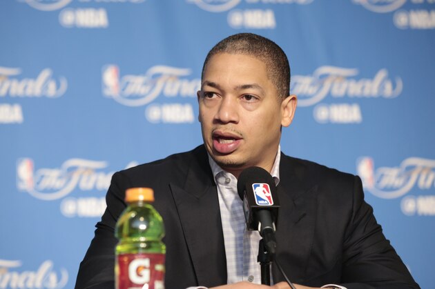 OAKLAND, CA - JUNE 4:  Head Coach Tyronn Lue of the Cleveland Cavaliers discusses with the media Game Two of the 2017 NBA Finals on June 4, 2017 at ORACLE Arena in Oakland, California. NOTE TO USER: User expressly acknowledges and agrees that, by downloading and or using this photograph, User is consenting to the terms and conditions of the Getty Images License Agreement. Mandatory Copyright Notice: Copyright 2017 NBAE (Photo by Jack Arent/NBAE via Getty Images)