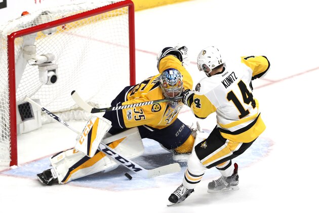 NASHVILLE, TN - JUNE 05: Pekka Rinne #35 of the Nashville Predators stops a shot from Chris Kunitz #14 of the Pittsburgh Penguins during the second period in Game Four of the 2017 NHL Stanley Cup Final at the Bridgestone Arena on June 5, 2017 in Nashville, Tennessee.  (Photo by Patrick Smith/Getty Images)