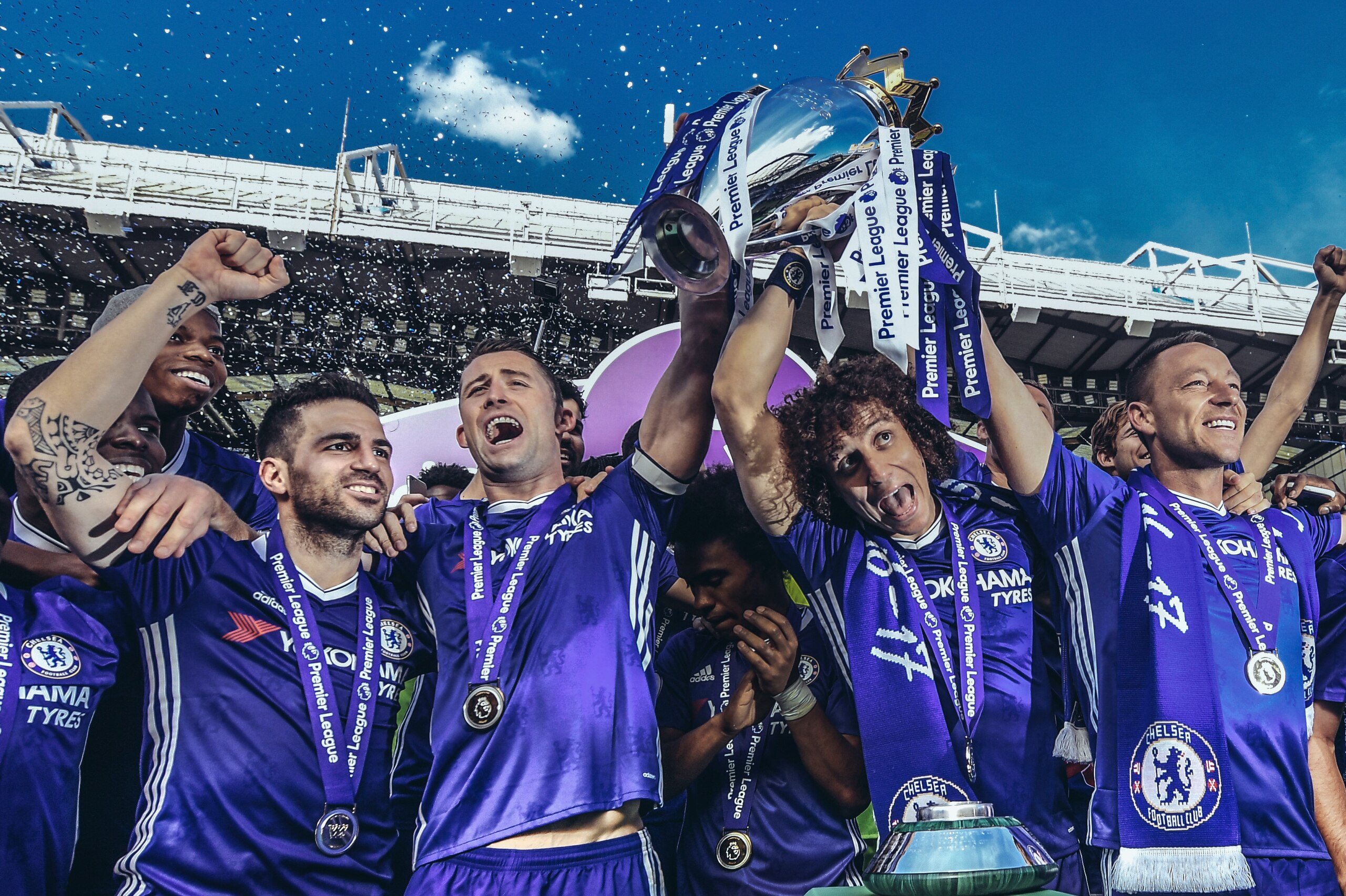 LONDON, ENGLAND - MAY 21: (EDITORS NOTE - Digital filters have been used on this image) Cesc Fabregas, Gary Cahill, David Luiz, John Terry and Cesar Azpilicueta of Chelsea celebrate with the Premier League Trophy after the Premier League match between Chelsea and Sunderland at Stamford Bridge on May 21, 2017 in London, England. (Photo by Michael Regan/Getty Images) LONDON, ENGLAND - MAY 21: (EDITORS NOTE - Digital filters have been used on this image) Cesc Fabregas, Gary Cahill, David Luiz, John Terry and Cesar Azpilicueta of Chelsea celebrate with the Premier League Trophy after the Premier League match between Chelsea and Sunderland at Stamford Bridge on May 21, 2017 in London, England. (Photo by Michael Regan/Getty Images)